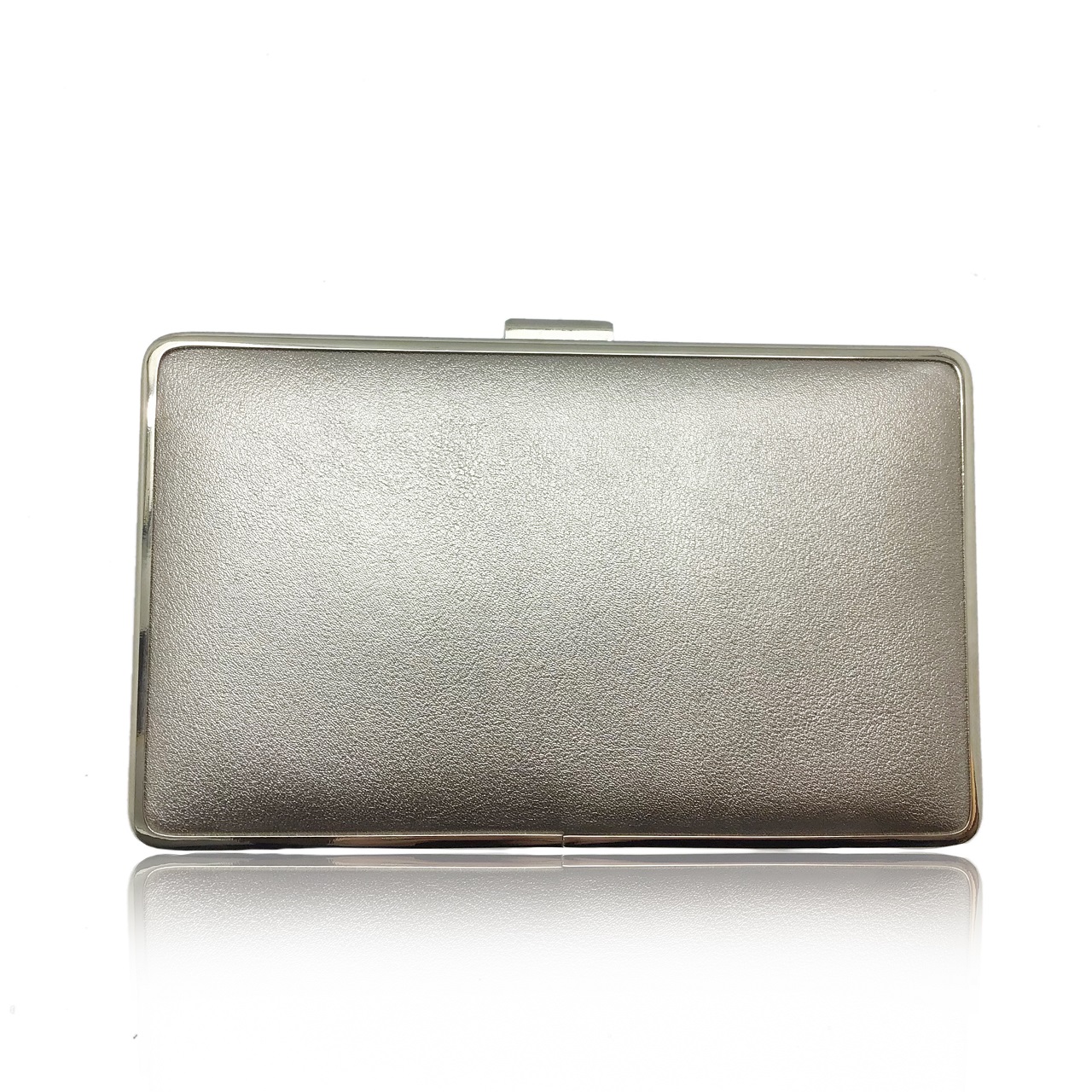Silver Purse and Clutch - Stylish and Versatile Accessories for Any Outfit