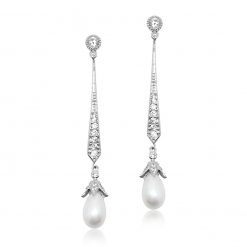 Trudy-Classic Pearl Drop Earrings