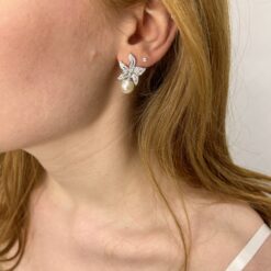 Tamika – Pearl diamond stud earrings