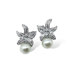 Tamika – Pearl diamond stud earrings