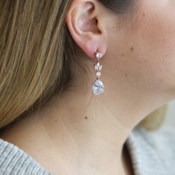 Abelina – Simple Crystal Drop Earrings
