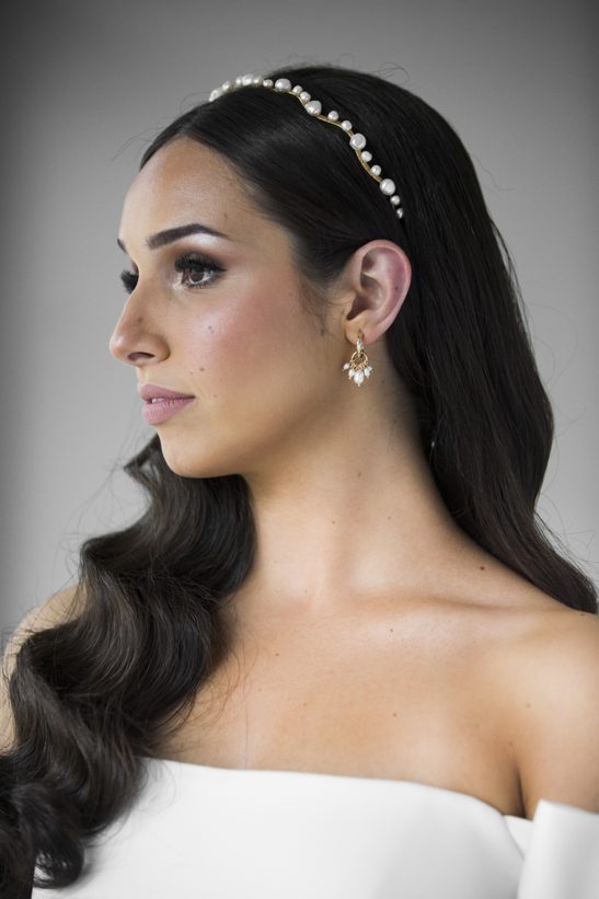 If you love the minimal and modern vibe you will appreciate this gold and fresh water pearl headband that is perfect for bridal wear or any special occasion. You could wear it to a party, to a dinner or to the races and it will look unique and priceless.