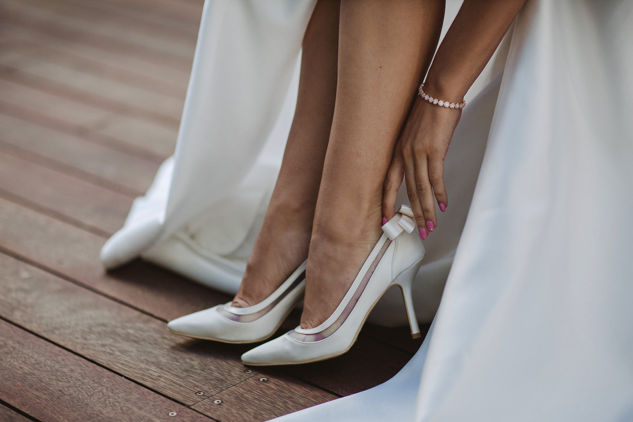 comfortable point bridal heel with bow detail on back