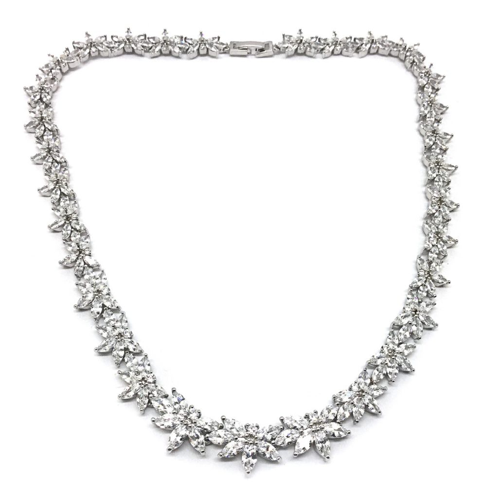A stunning bridal necklace N778